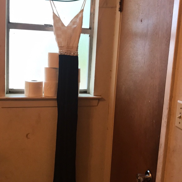 Dress - Picture 1 of 2